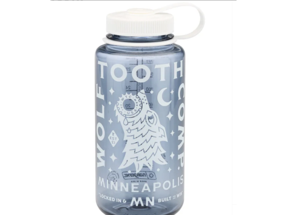 Wolf Tooth Nalgene Bottle 32 oz_1 Smoke/White